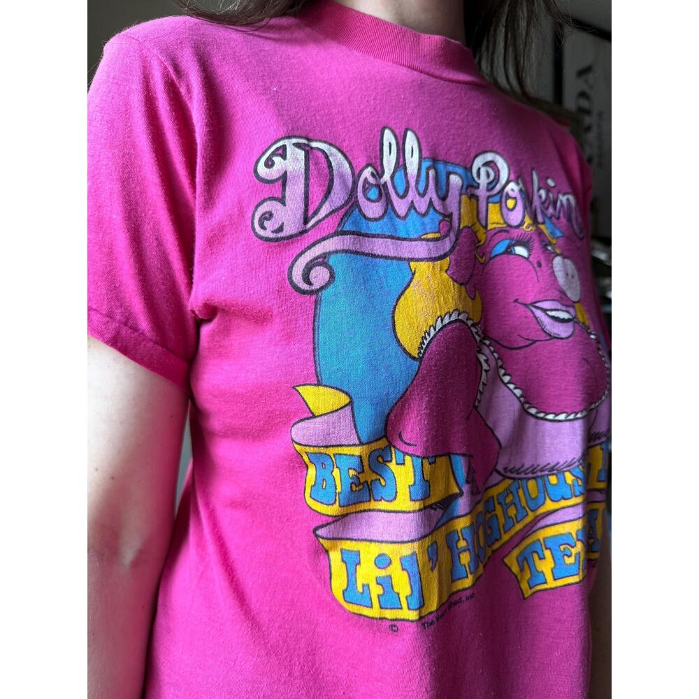 Vintage 80s Dolly Porkin’ Novelty T-Shirt | Hot Pink 50/50 Tee | Texas | Size M - Picture 5 of 12